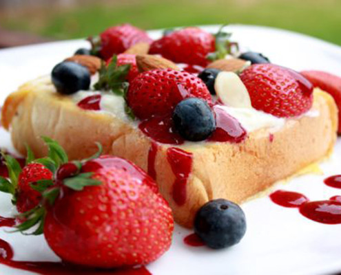 French-Toast-and-Mixed-Berries